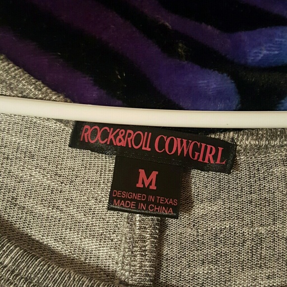 Long-sleeved shirt with back slit - Picture 5 of 5